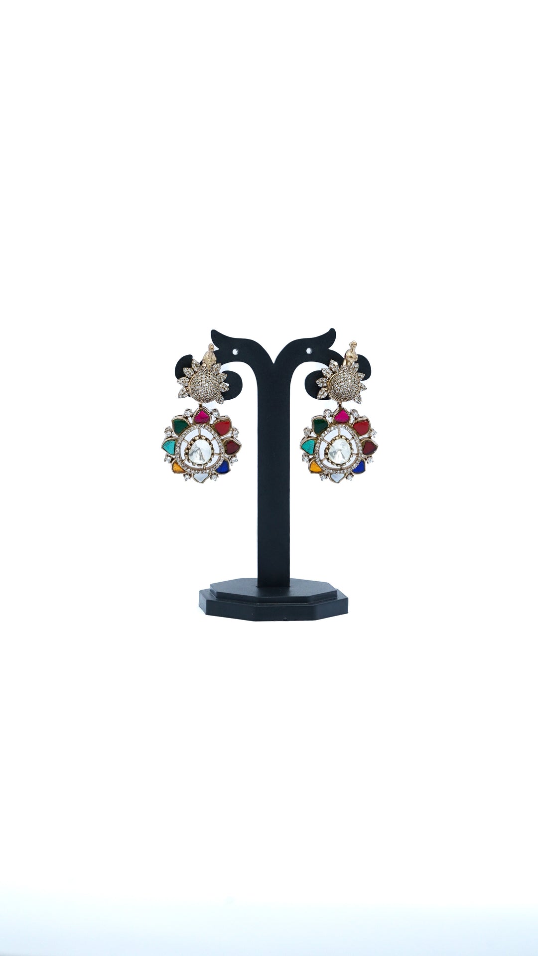 Elegant Jewellery Item 12