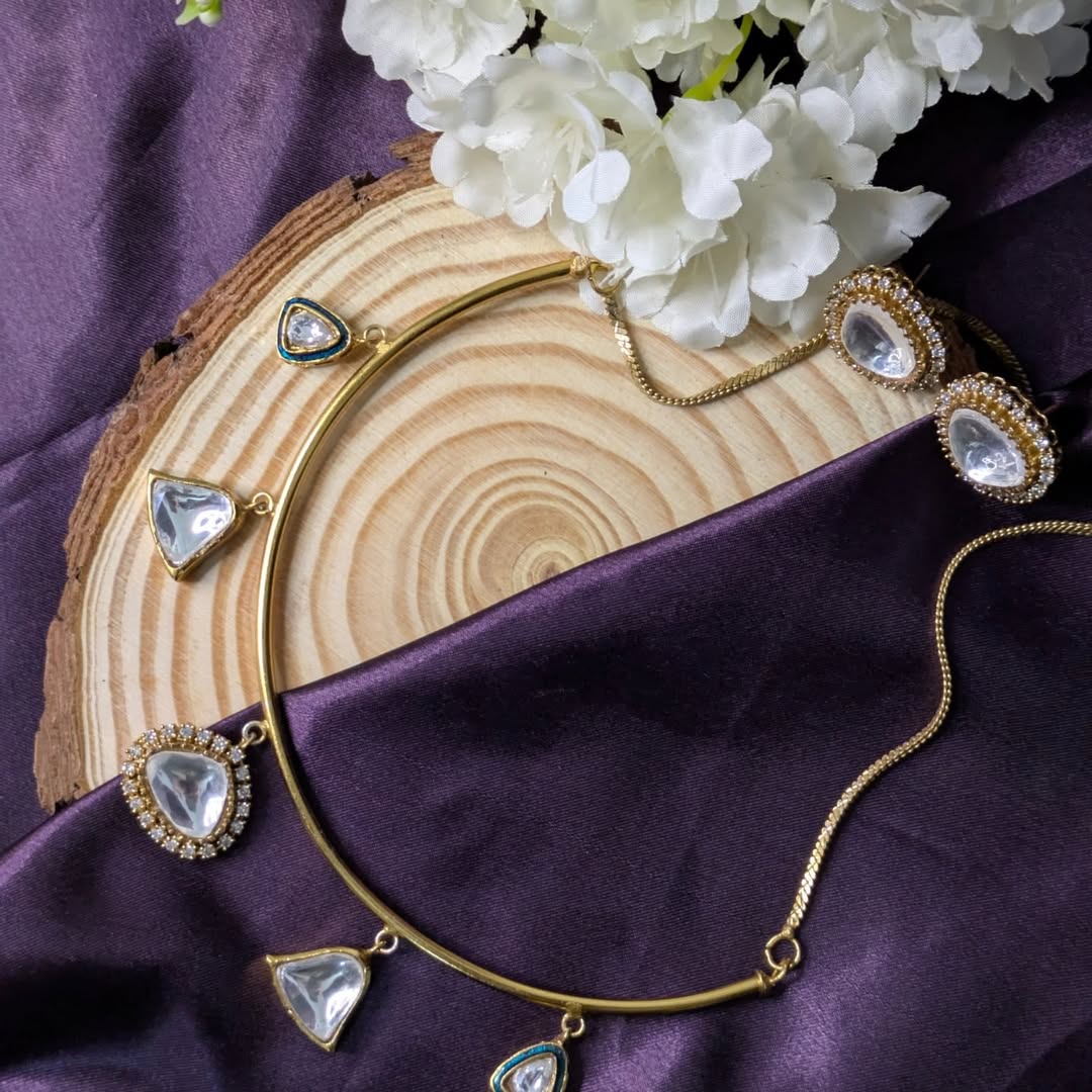 ShineinstylewiththishandcraftedKundanHaslionhighqualitybrass_classy_lightweightan_11368